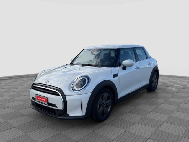 MINI Mini 5 Porte 1.5 Cooper Classic 5 porte, del 2023, 45.501 km, in vendita a Roma (RM)