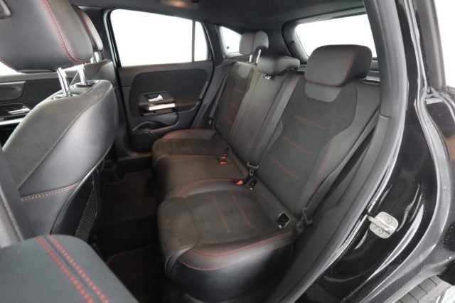 Mercedes-Benz CLA sse GLA GLA 200 d Automatic PREMIUM - foto 3 di 4