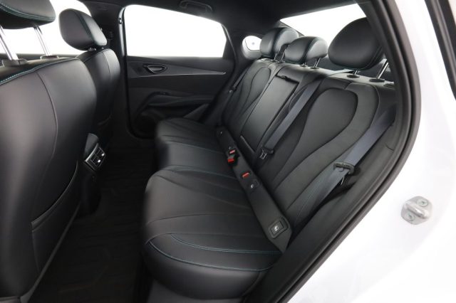 BYD Seal 6 DM-i DM-i 1.5 184 CV PHEV Boost - foto 3 di 4