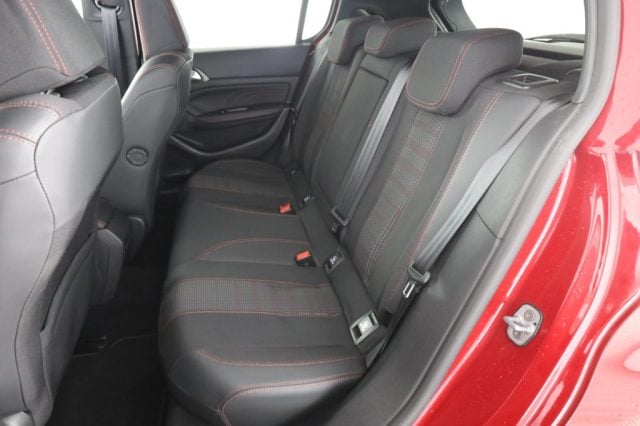 Peugeot 308 308 BlueHDi 130 EAT8 S&S GT Line - foto 3 di 4