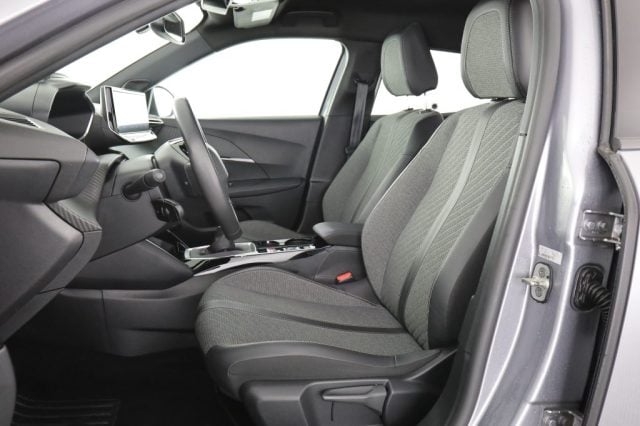 Peugeot 2008 2008 PureTech 100 S&S Allure, del 2024, 69.261 km, in vendita a Roma (RM)