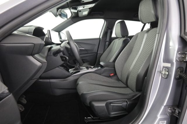 Peugeot 2008 2008 PureTech 100 S&S Allure, del 2024, 74.933 km, in vendita a Roma (RM)
