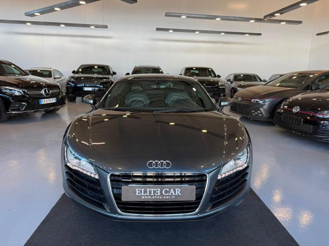 Audi R8 4.2 V8 FSI quattro R tronic - foto 2 di 4