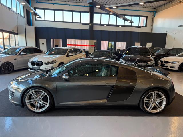 Audi R8 4.2 V8 FSI quattro R tronic - foto 4 di 4