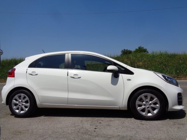 Kia Rio 1.1d 5p. PREZZO VALIDO FINO 15.08,GARANZIA - foto 2 di 4