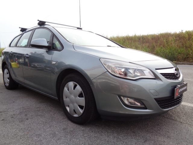 Opel Astra 1.4 Turbo 140CV Sports Tourer GPL Tech Cosmo - foto 3 di 4