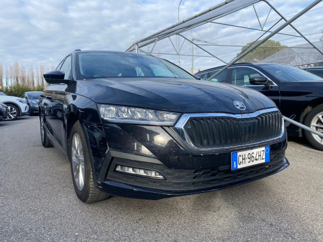 Skoda Octavia 2.0 TDI EVO SCR DSG Wagon Sportline usato a RIVIGNANO TEOR