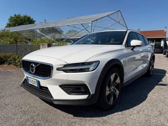 Volvo V60 Cross Country D4 AWD Geartronic Business Plus Tetto - foto 3 di 4