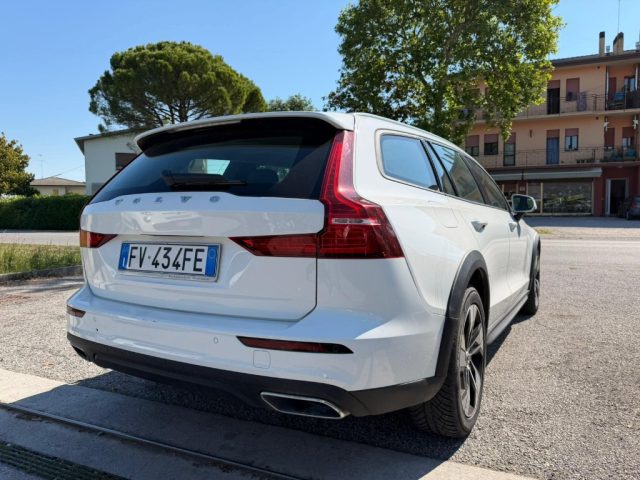 Volvo V60 Cross Country D4 AWD Geartronic Business Plus Tetto - foto 2 di 4