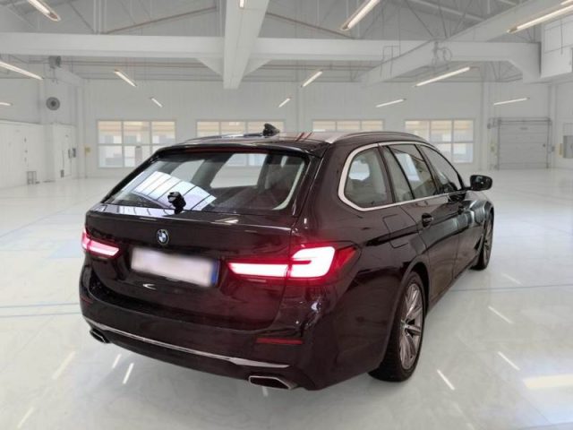 BMW 520 d 48V xDrive Touring Luxury - foto 4 di 4