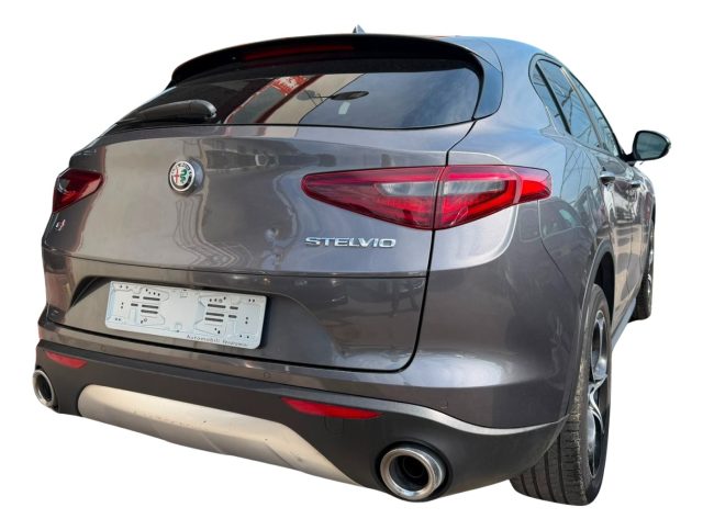 Alfa Romeo Stelvio 2.0 Turbo 200 CV AT8 Q4 Executive - foto 2 di 4