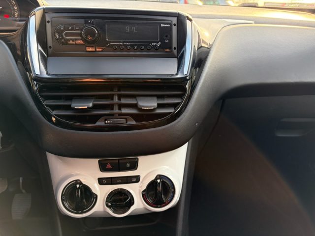 Peugeot 208 1° serie PureTech 68 5 porte Like, del 2019, 70.962 km, in vendita a Rivignano Teor (UD)