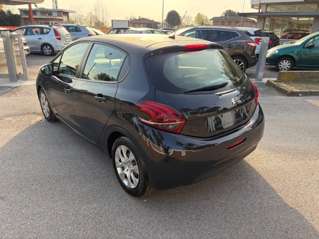 Peugeot 208 1� serie PureTech 68 5 porte Like - foto 3 di 4