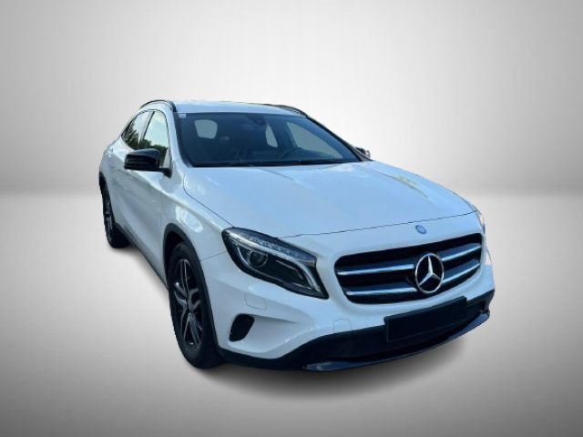 Mercedes-Benz GLA 180 d Premium - foto 2 di 4
