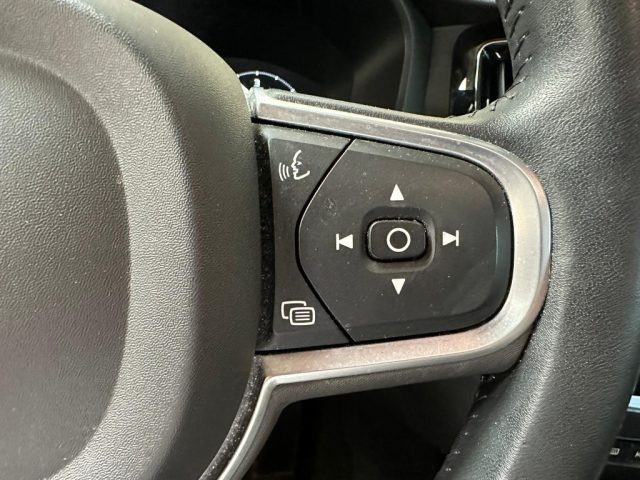 Volvo V60 D3 Momentum Navi, del 2019, 134.405 km, in vendita a Rivignano Teor (UD)