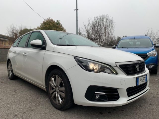 Peugeot 308 BlueHDi 120 S&S EAT6 SW Business Navi Automatica, del 2018, 143.400 km, in vendita a Rivignano Teor (UD)