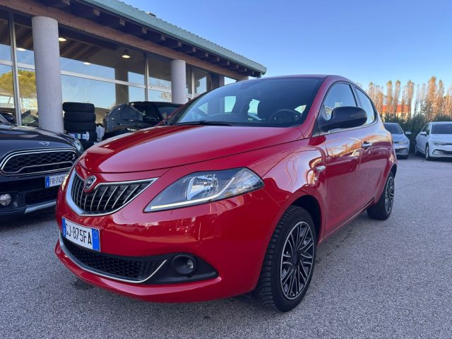 Lancia Ypsilon 1.0 FireFly 5 porte S&S Hybrid Ecochic Silver usato a RIVIGNANO TEOR