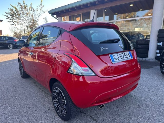 Lancia Ypsilon 1.0 FireFly 5 porte S&S Hybrid Ecochic Silver - foto 2 di 4