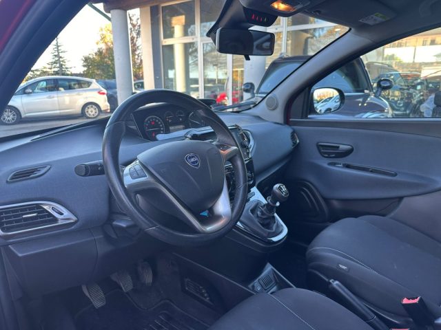 Lancia Ypsilon 1.0 FireFly 5 porte S&S Hybrid Ecochic Silver - foto 4 di 4