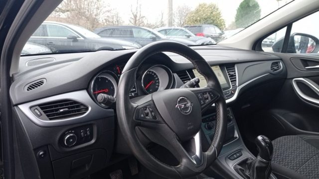 Opel Astra 1.6 CDTi Sports Tourer Business Navi, del 2017, 122.300 km, in vendita a Rivignano Teor (UD)