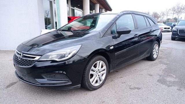 Opel Astra 1.6 CDTi Sports Tourer Business Navi usato a RIVIGNANO TEOR