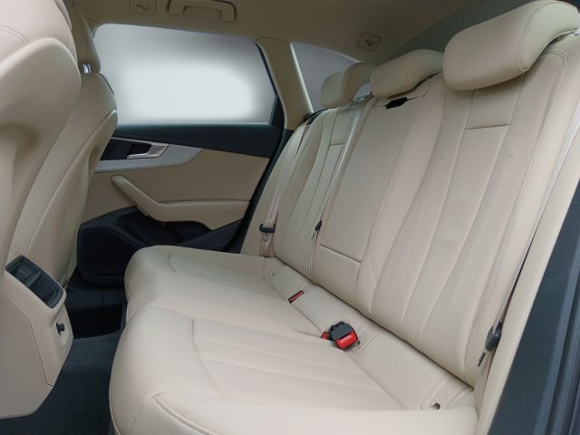 Audi A4 Avant 30 TDI/136 CV S tronic Business usato a RIVIGNANO TEOR