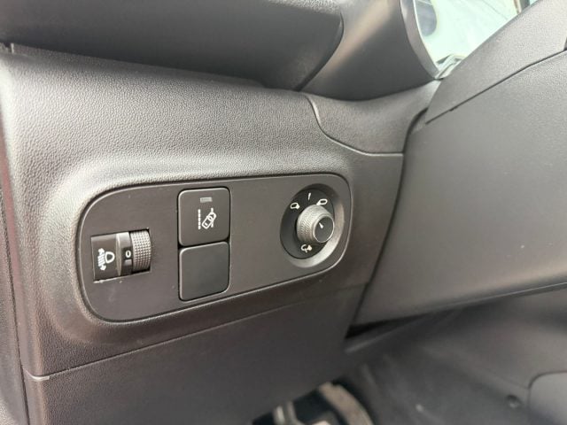 Citroen C3 PureTech 82 Shine, del 2018, 79.998 km, in vendita a Rivignano Teor (UD)