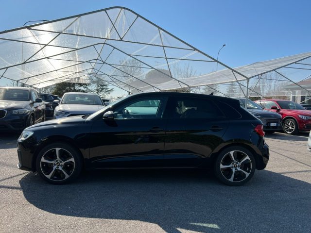 Audi A1 SPB 30 TFSI Identity Black - foto 2 di 4