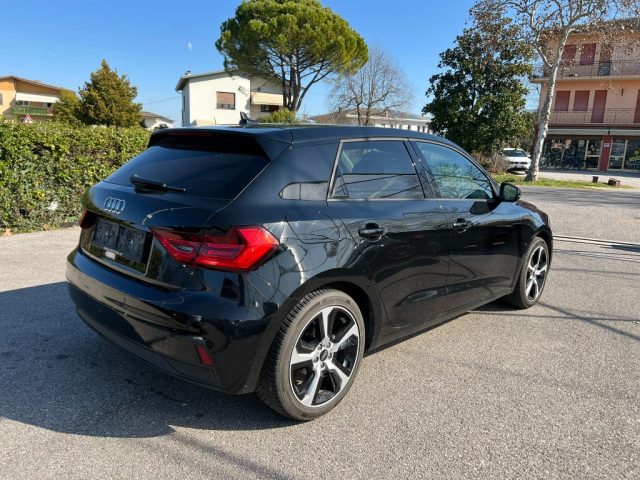 Audi A1 SPB 30 TFSI Identity Black - foto 4 di 4