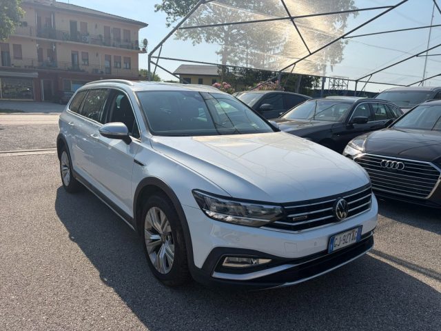 Volkswagen Passat Alltrack 2.0 TDI 200 CV 4MOTION DSG - foto 3 di 4