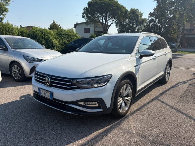 Volkswagen Passat Alltrack 2.0 TDI 200 CV 4MOTION DSG usato a RIVIGNANO TEOR