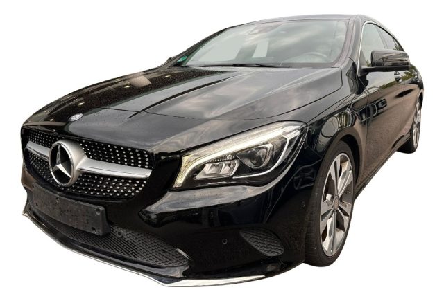 Mercedes-Benz CLA 200 Shooting Brake Premium Automatica - foto 2 di 4