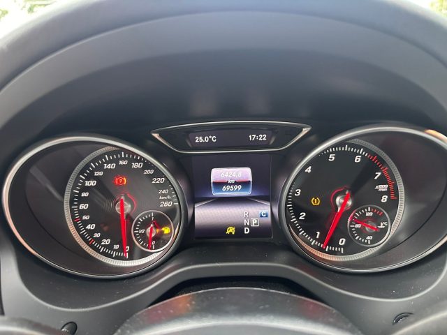 Mercedes-Benz CLA 200 Shooting Brake Premium Automatica - foto 4 di 4