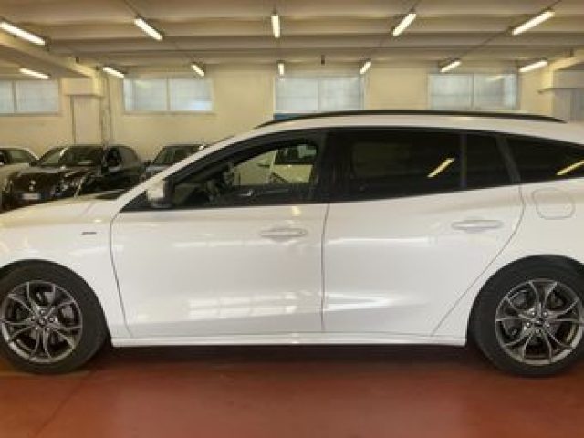 Ford Focus 1.5 EcoBlue 120 CV automatico SW Business - foto 3 di 4