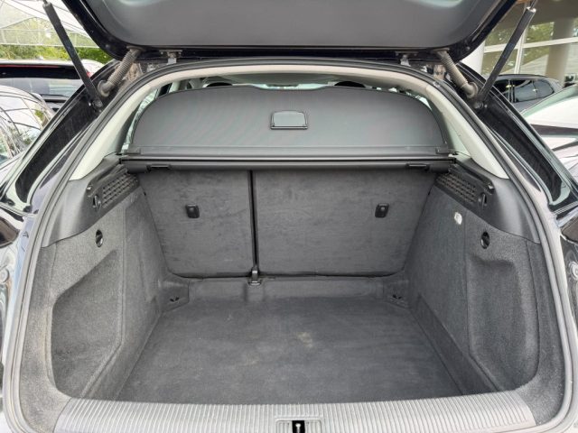 Audi Q3 2.0 TDI 120 CV Business - foto 4 di 4