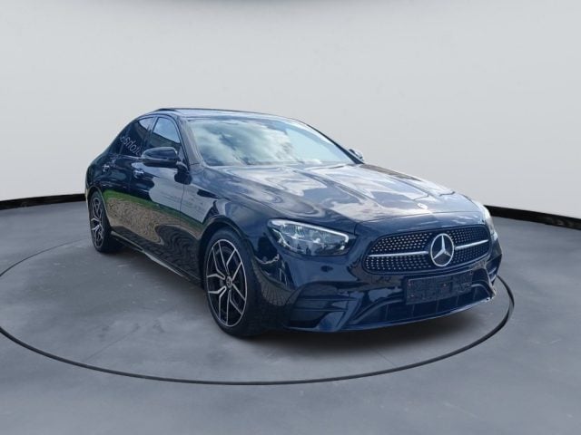 Mercedes-Benz E 220 d Auto Premium Amg Line Tetto, del 2023, 68.300 km, in vendita a Rivignano Teor (UD)