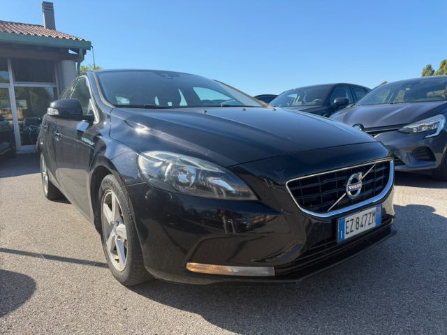 Volvo V40 D2 Momentum - foto 2 di 4