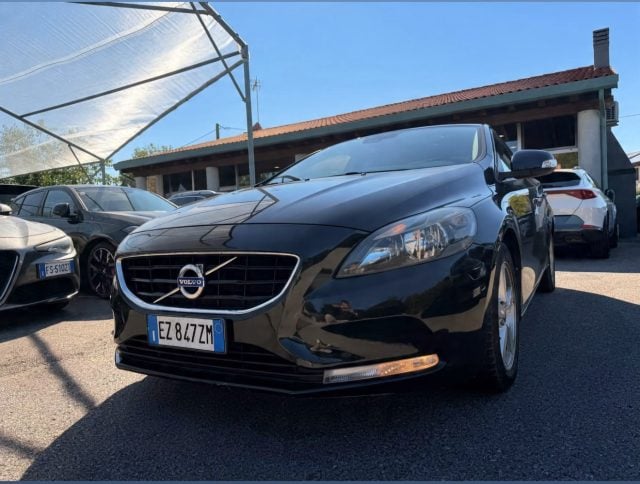 Volvo V40 D2 Momentum, del 2015, 263.135 km, in vendita a Rivignano Teor (UD)