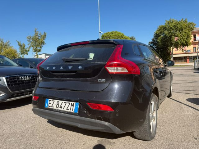 Volvo V40 D2 Momentum - foto 4 di 4
