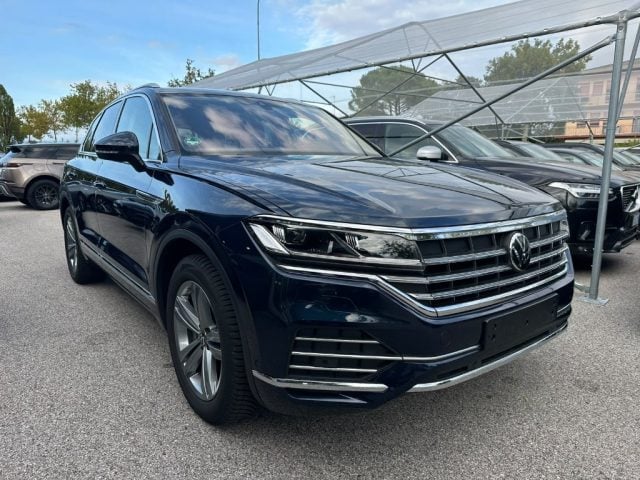 Volkswagen Touareg 3.0 V6 TDI SCR Atmosphere, del 2023, 69.587 km, in vendita a Rivignano Teor (UD)