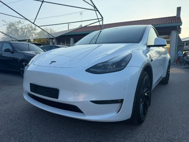 Tesla Model Y Long Range AWD, del 2023, 51.900 km, in vendita a Rivignano Teor (UD)