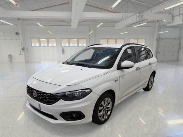Fiat Tipo 1.4 T-Jet 120CV SW, del 2019, 74.305 km, in vendita a Rivignano Teor (UD)