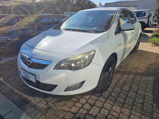 Opel Astra 2.0 CDTI 165CV 5 porte Cosmo S usato a SINISCOLA