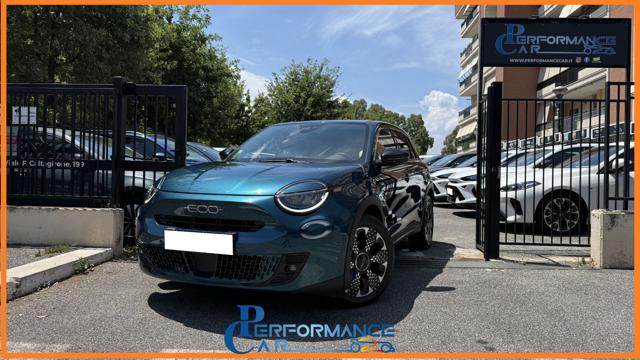 Fiat 600 HYBRID 1.2 110CV DCT MHEV LA PRIMA*24M.G.*CAM360°* usato a ROMA