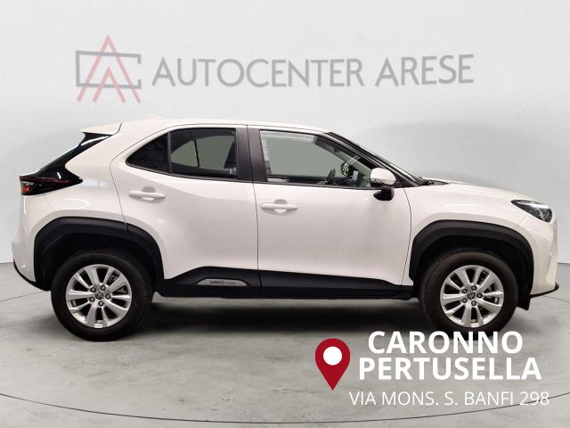 Toyota Yaris Cross 1.5 Hybrid 5p. E-CVT Active, del 2022, 27.030 km, in vendita a Caronno Pertusella (VA)