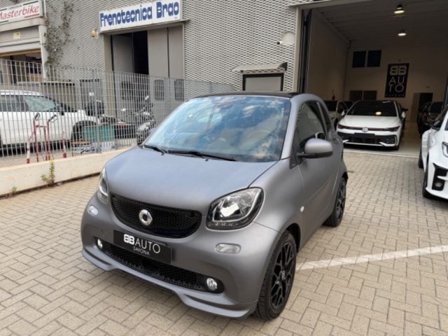 smart forTwo 70 1.0 twinamic Superpassion SPECIAL PAINT - foto 2 di 4