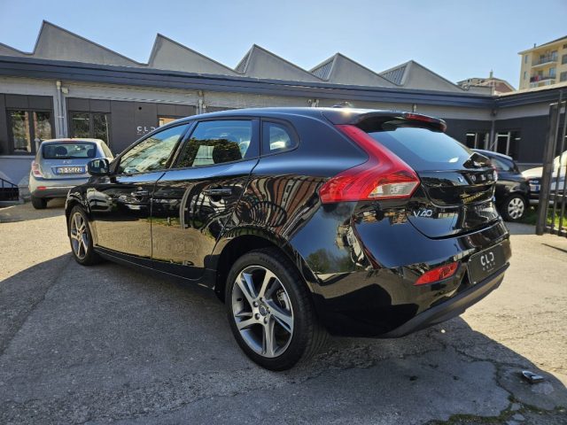 Volvo V40 D2 Geartronic Momentum usato a TORINO
