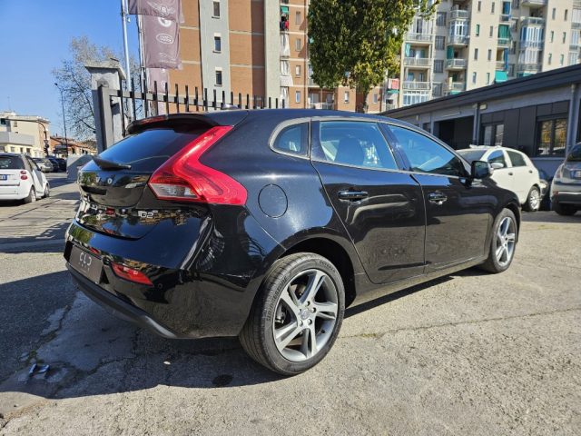 Volvo V40 D2 Geartronic Momentum - foto 4 di 4
