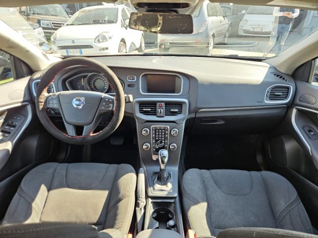 Volvo V40 D2 Geartronic Momentum, del 2016, 161.906 km, in vendita a Torino (TO)
