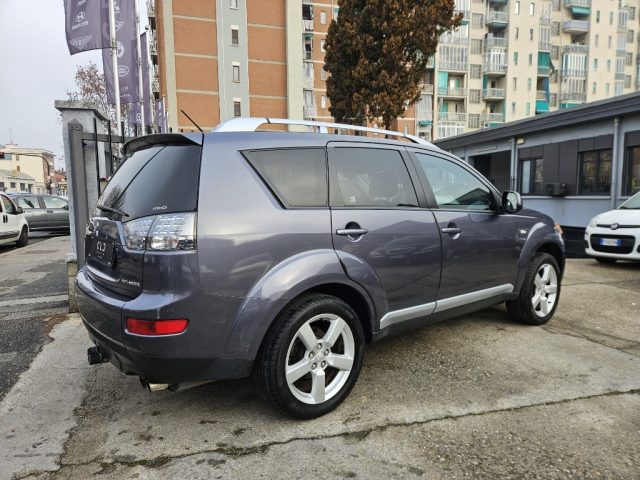 Mitsubishi Outlander 2.0 DI-D Instyle 7 p.ti DPF - foto 4 di 4
